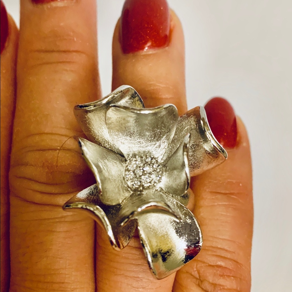 Premier Designs Silver Plated Flower Power Ring 6
